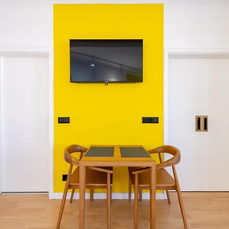 Yellow Sun Apartment